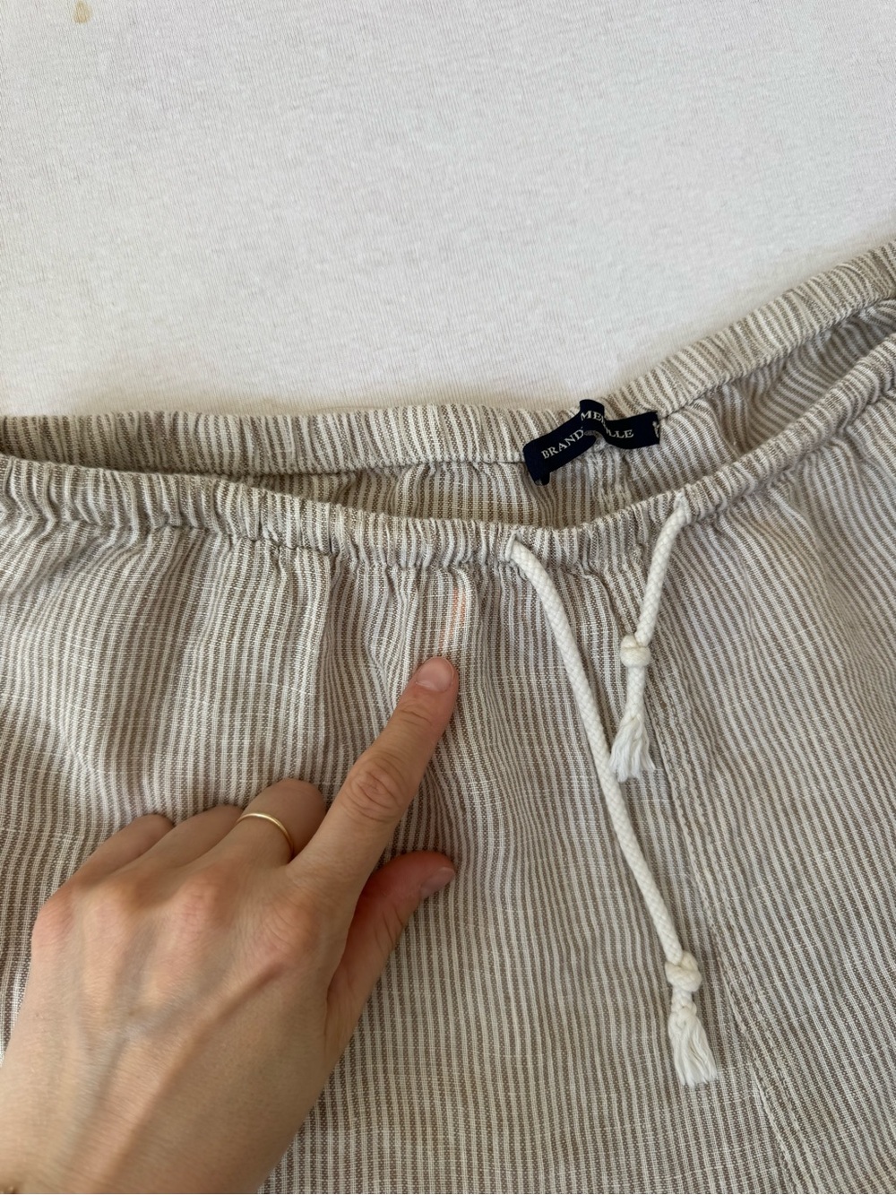 Brandy Melville Anastasia Linen Pants - Picture 4 of 5